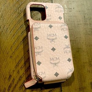 MCM IPhone 12/12 Pro Case with card holder